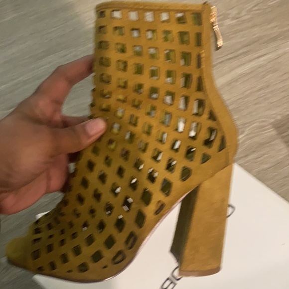 Cape robbin, suede green, 6 - Picture 1 of 3